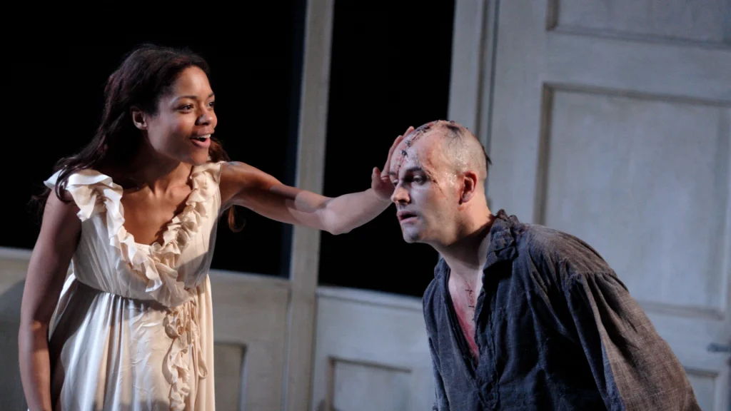 Naomie Harris and Jonny Lee Miller in Frankenstein